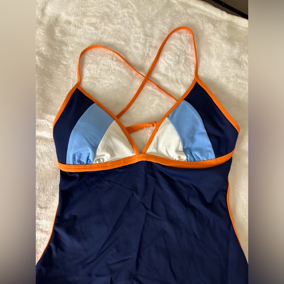 American Eagle Women’s XL Swimsuit (NW0T) - Picture 2 of 7